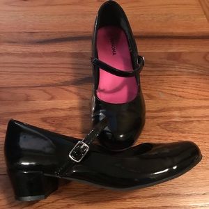 Girl’s Black Patent Leather Dress Shoes
